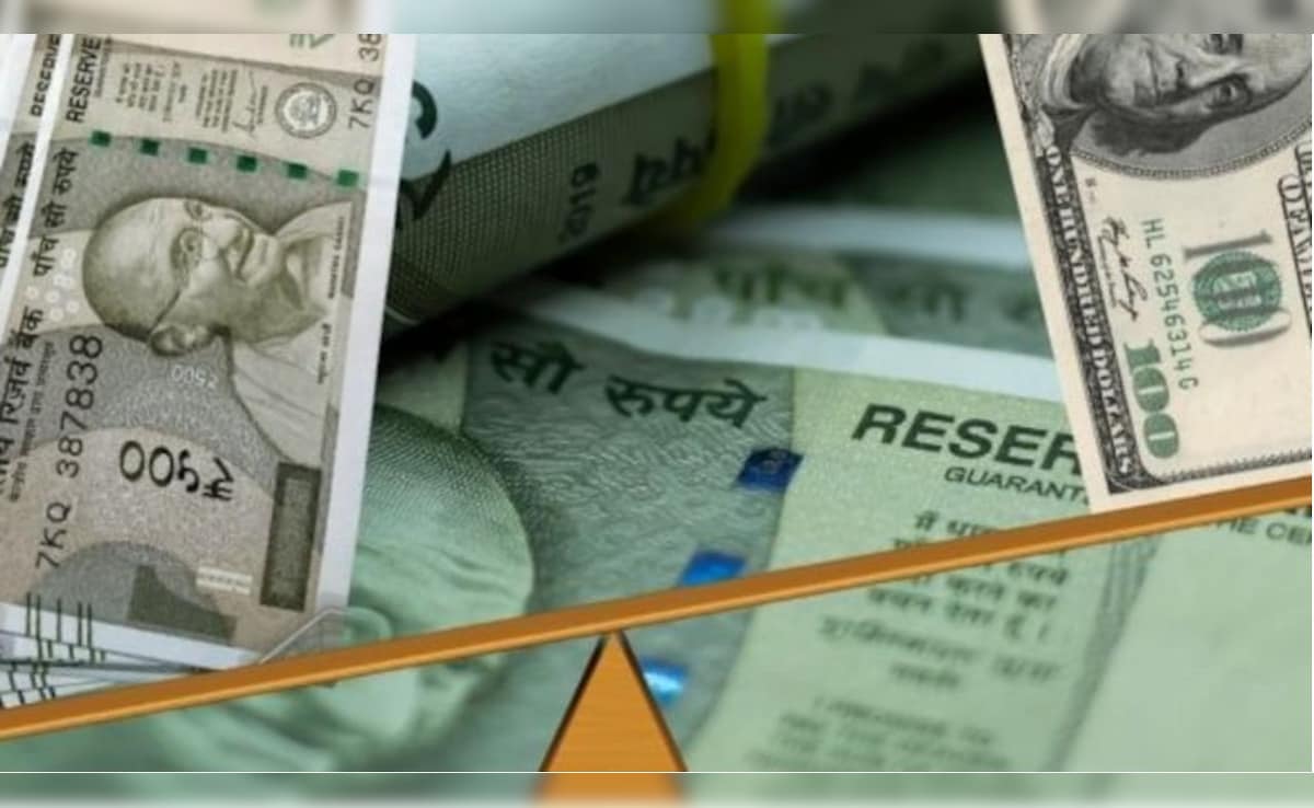रुपये ने दिखाई पावर, डॉलर के मुकाबले 63 पैसे हुआ मजबूत, ऐसे होगा आपको फायदा — WellsTrack