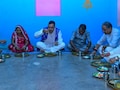 CM भजनलाल ने गट्टूलाल यादव के घर जमीन पर बैठकर पत्&zwj;तल-दोने में खाया खाना, दाल-चावल और मिक्स वेज परोसी गई &nbsp;