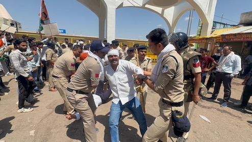 नीट पेपर लीक का विरोध: रेल रोकने जा रहे युवा कांग्रेस प्रदेश अध्यक्ष सहित कार्यकर्ता गिरफ्तार