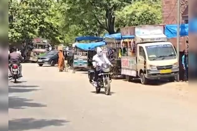 गर्मी में भारी दिक्कतों का सामना करना पड़ रहा है गर्मी में भारी दिक्कतों का सामना करना पड़ रहा है