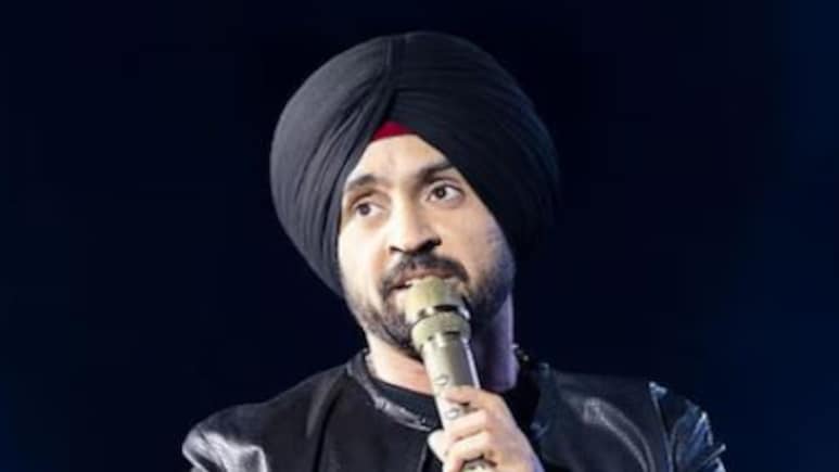 Diljit Dosanjh Shuts Down Rumours On Joining Politics: '<i>Mera Kaam</i> Entertain <i>Karna Hai</i>'