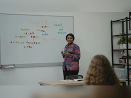 'जून में ही बच्चा करना', टीचर से प्रिंसिपल की अजीब डिमांड वायरल, सोशल मीडिया पर भड़के लोग