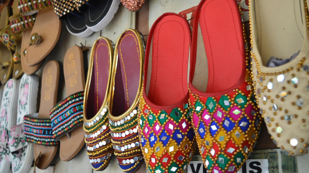 Toe Ring Slippers Vs Kolhapuri Flats: Which One Actually Works With Shararas? Toe Ring Slippers Vs Kolhapuri Flats: Which One Actually Works With Shararas?