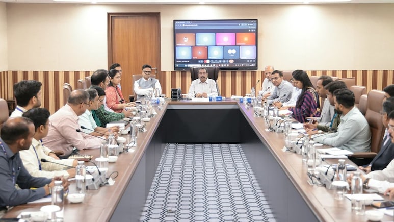 "Students' Interests Priority": Minister Chairs High-Level Meeting Amid CBSE OSM Row