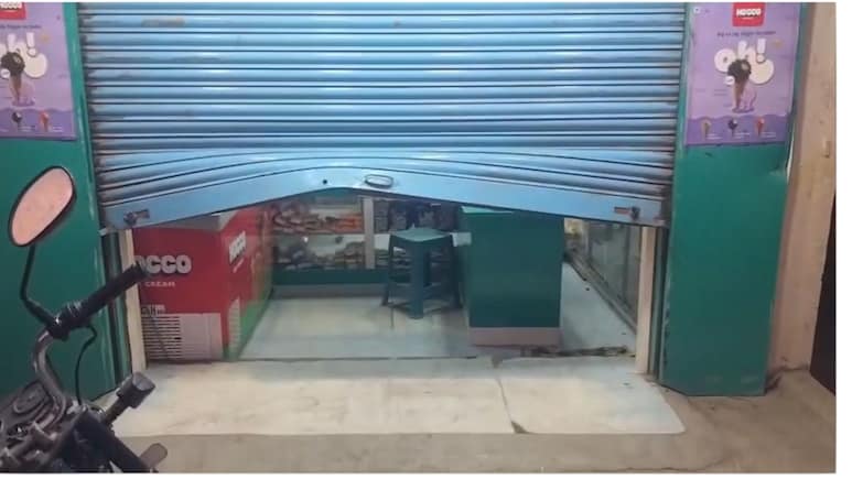 Pune Crime: कंडोम, कॅडबरी, झंडू बाम.. पुण्यात चोरट्यंचा अजब प्रताप; मेडिकल फोडलं, पण औषधांऐवजी....