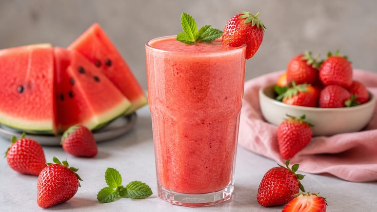 Watermelon Strawberry Shake: गर्मी में हर घूंट देगा ठंडक, घर पर बनाएं ये सुपर टेस्टी शेक