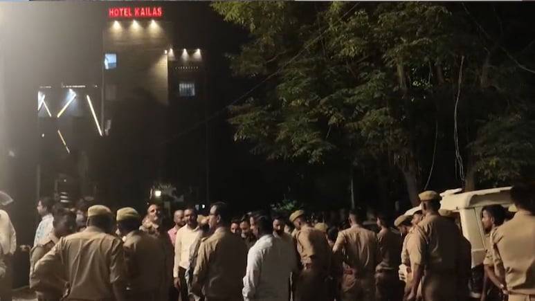 कानपुर: मरीज की मौत के बाद जीवन ज्योति हॉस्पिटल में बवाल, महिला पुलिसकर्मी को पीटा, फाड़ी वर्दी