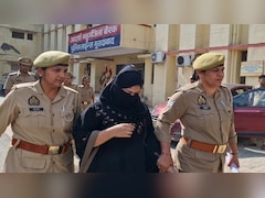 बेटी ने प्रेमी से अपने ही घर में कराई करोड़ों की डकैती, अरशद वारसी-अरीबा ने यूं रची साज‍िश