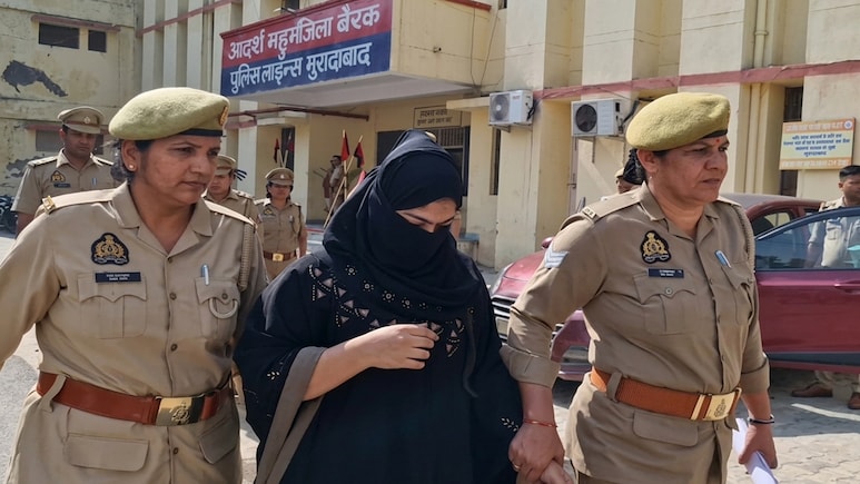 बेटी ने प्रेमी से अपने ही घर में कराई करोड़ों की डकैती, अरशद वारसी-अरीबा ने यूं रची साज&zwj;िश