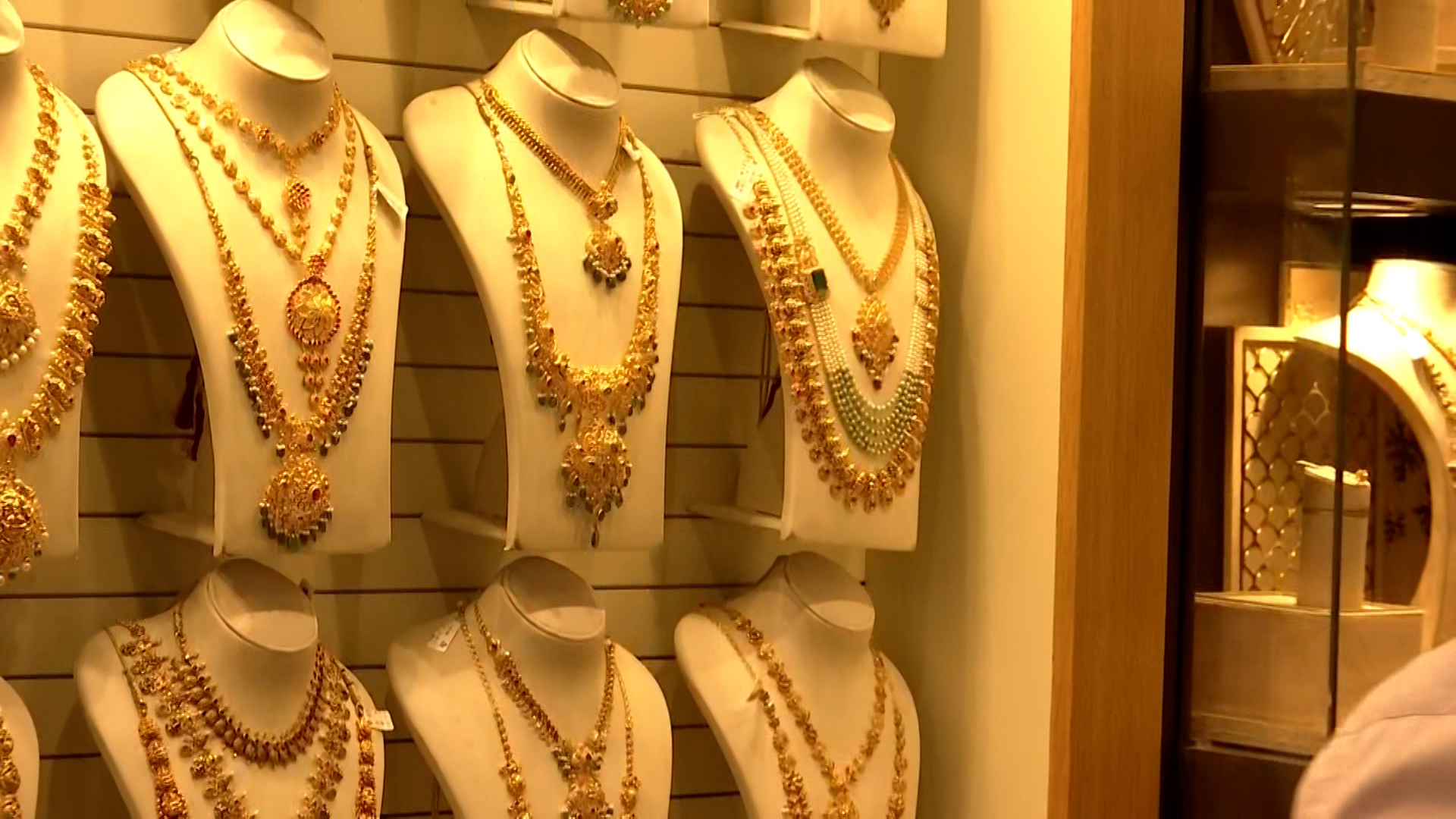 From Gold Curbs to WFH: How India Is Preparing for a Prolonged Oil Crisis