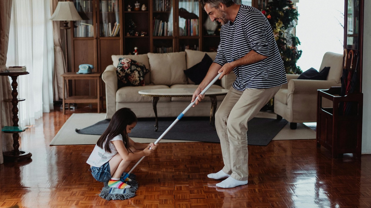 Steam mops cannot scrub off old, stubborn stains easily Steam mops cannot scrub off old, stubborn stains easily