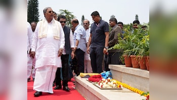 Change Of Guard In Karnataka Tomorrow? Siddaramaiah Seeks Governor Appointment Amid New CM Buzz