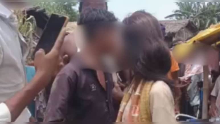 ब&zwj;िहार: खेत में नाबाल&zwj;िग लड़का-लड़की को पकड़ा, लड़के का स&zwj;िर मुंडवाकर गांव में घुमाया; कराई शादी &nbsp;