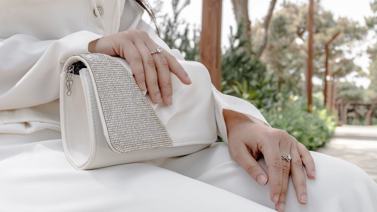 Clutches For Women: A Guide On When, Where, And How To Use In Style