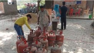 बिहार में गैस सिलिंडर की कालाबाजरी, 5000 रुपये कीमत... ग्राहक बनकर पहुंची पुलिस