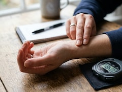 Can A Simple 2-Finger Pulse Test Reveal Heart Problems? Doctor Explains