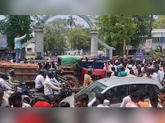 Patna: BS कॉलेज में छात्रा से छेड़खानी पर छात्रों ने काटा बवाल, सड़क जाम कर कॉलेज और पुलिस के खिलाफ की नारेबाजी