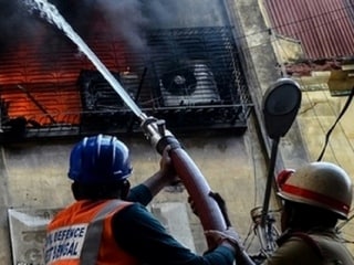 दिल्ली में फिर हुआ AC ब्लास्ट, ओवरहीटिंग बन सकती है जानलेवा; जानें कारण और सेफ्टी टिप्स