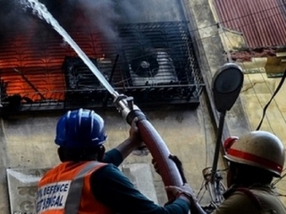दिल्ली में फिर हुआ AC ब्लास्ट, ओवरहीटिंग बन सकती है जानलेवा; जानें कारण और सेफ्टी टिप्स