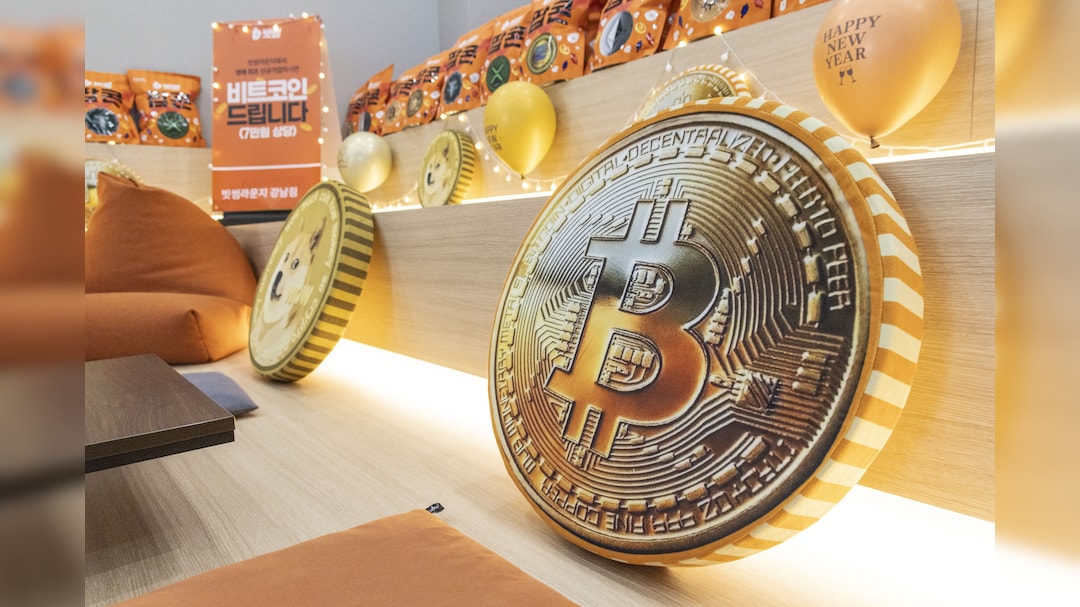 Bitcoin Tops ,000, Reaching Three-Month High as Stocks Rise