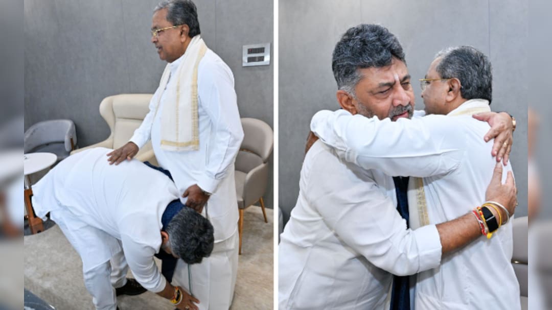 Karnataka Politics Live Updates: At Breakfast Meeting, DK Shivakumar Hugs Siddaramaiah, Touches His Feet