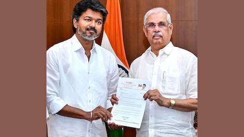 Tamil Nadu Floor Test: फ्लोर टेस्ट क्या होता है, थलापति विजय बहुमत साबित नहीं कर पाए तो क्या होगा?