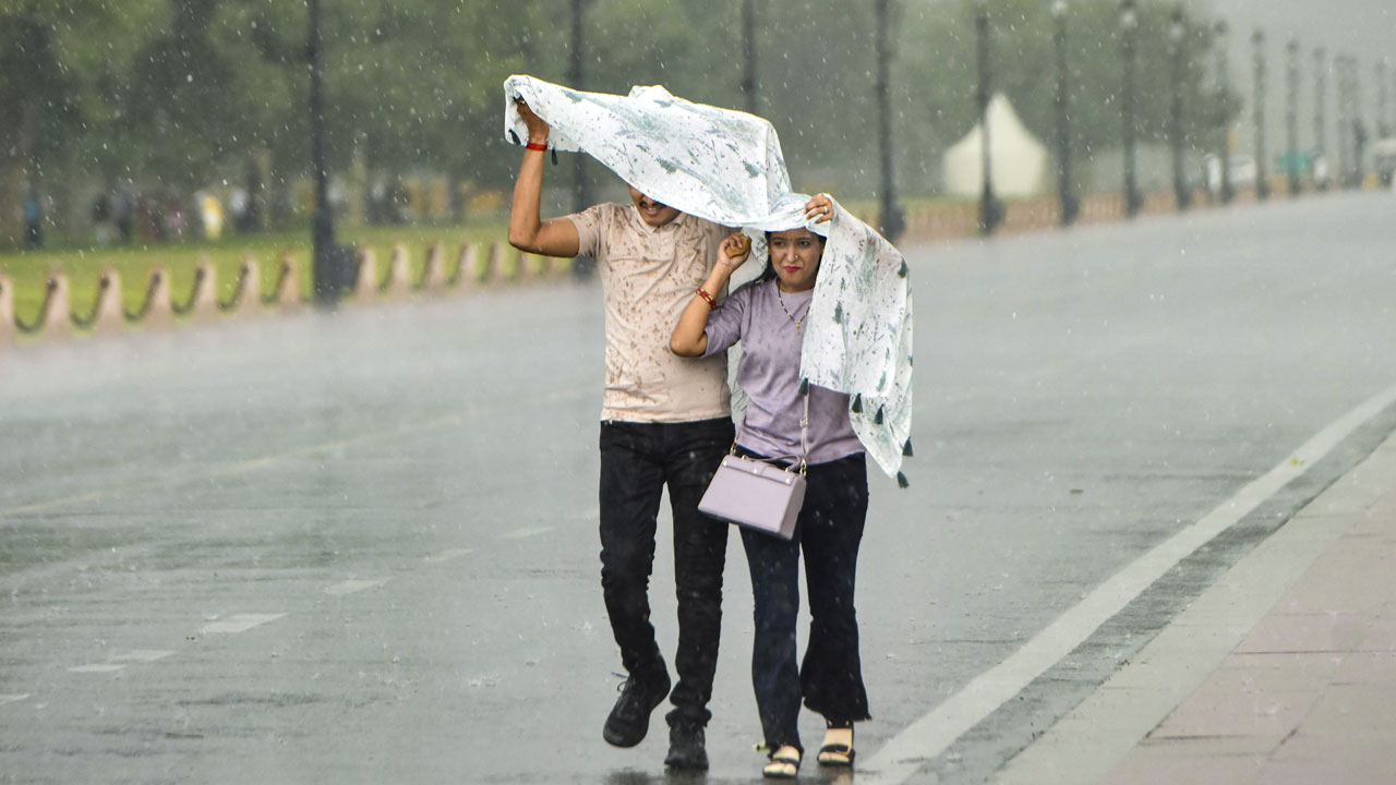 Heavy Rain, Thunderstorm Hit Parts Of Delhi, Bring Relief From Heat