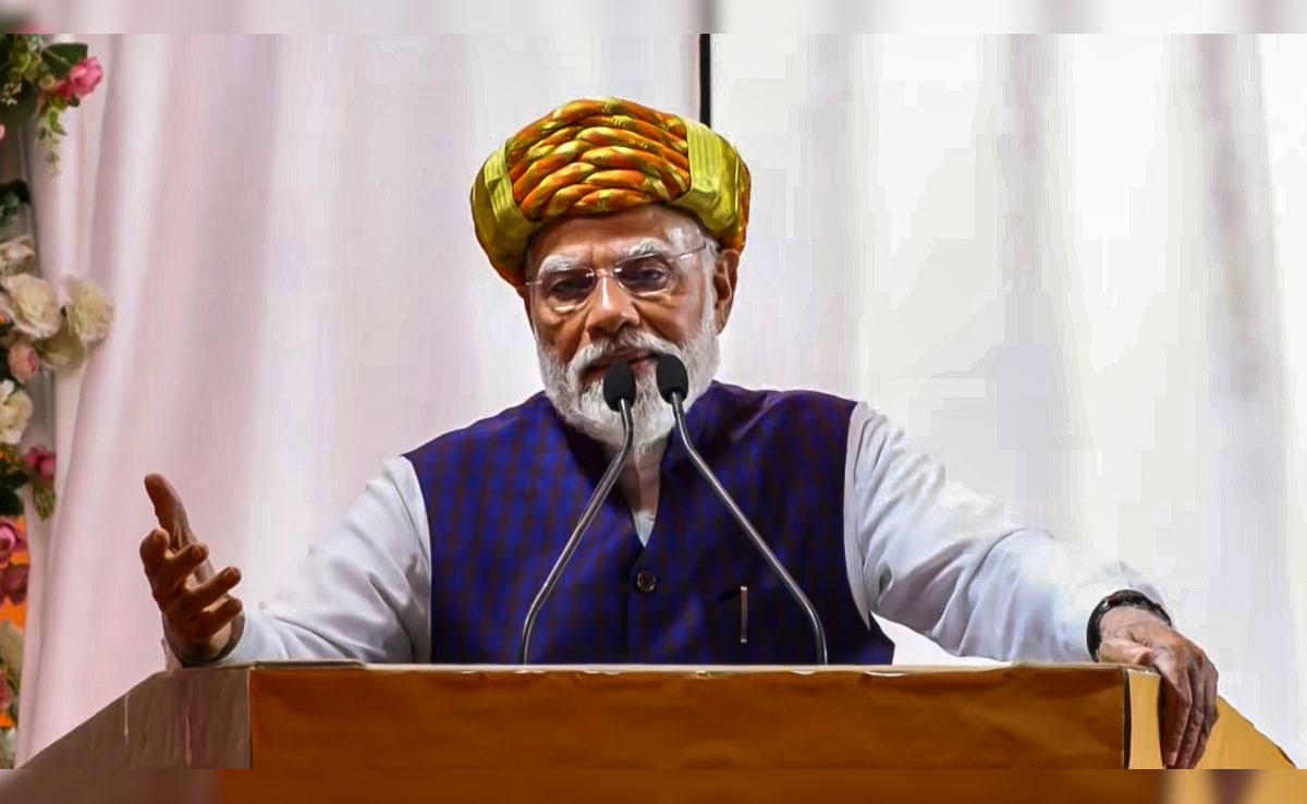 'Bengal In Deep Pit, BJP To Bring Change': PM Modi In Gujarat