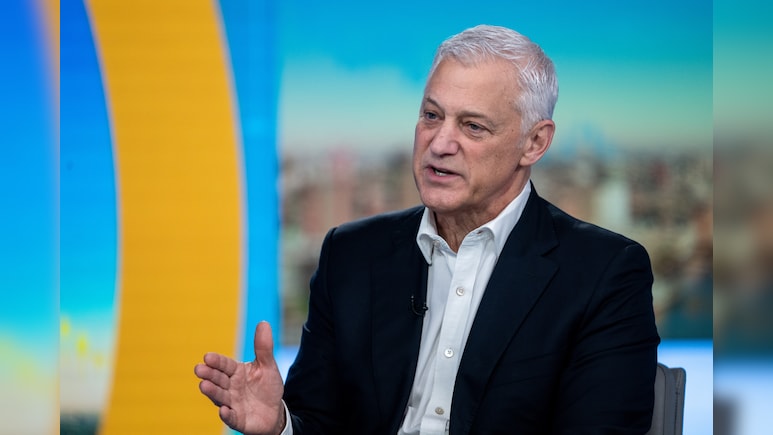 AI Will Replace Thousands Of Banking Jobs, Warns Standard Chartered CEO Bill Winters &mdash; Here's Why