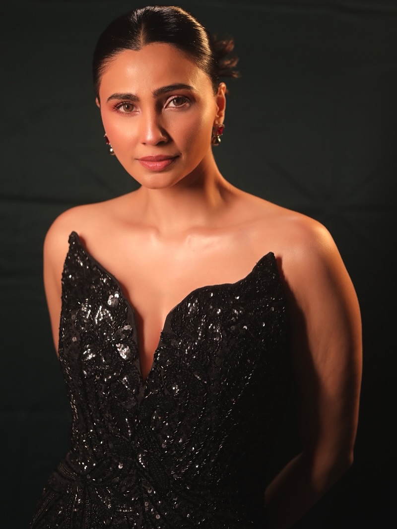 Daisy Shah Comments On Getting Close To People 'Reeking Of Alcohol' In Crowded Events