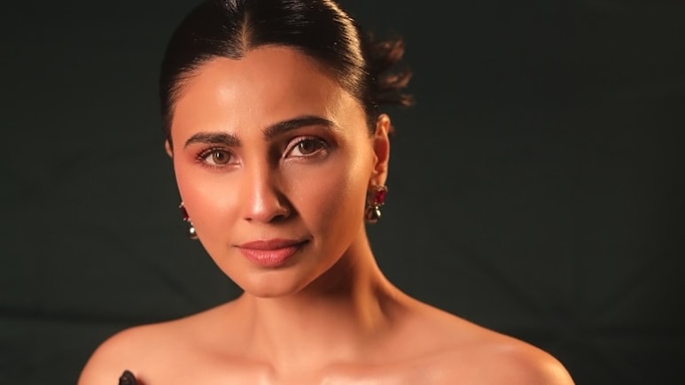 Daisy Shah Says Fans Get 'Too Close' At Events: "Can Smell Them Reeking Of Alcohol"