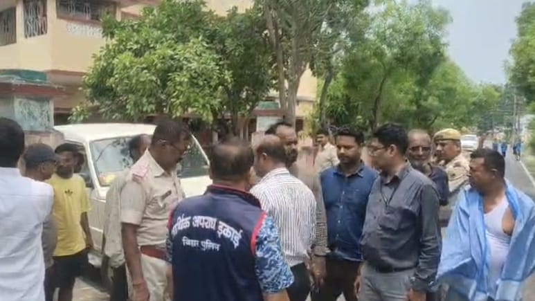 बिहार में सब रजिस्ट्रार पर EOU की बड़ी कार्रवाई, अकूत संपत्ति का खुलासा... 5 ठिकानों पर छापा