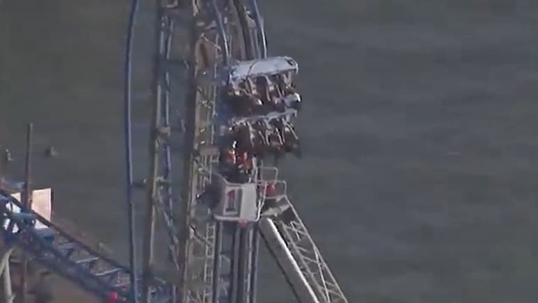 Texas Roller Coaster Malfunction Left 8 Students Hanging 100 Feet Above Ground