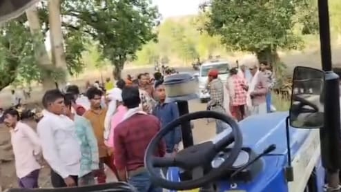 ट्रैक्टर-ट्रॉली पलटने से अब तक 6 की मौत, 22 गंभीर घायल मेडिकल कॉलेज में भर्ती, सीएम किया आर्थिक सहायता का ऐलान