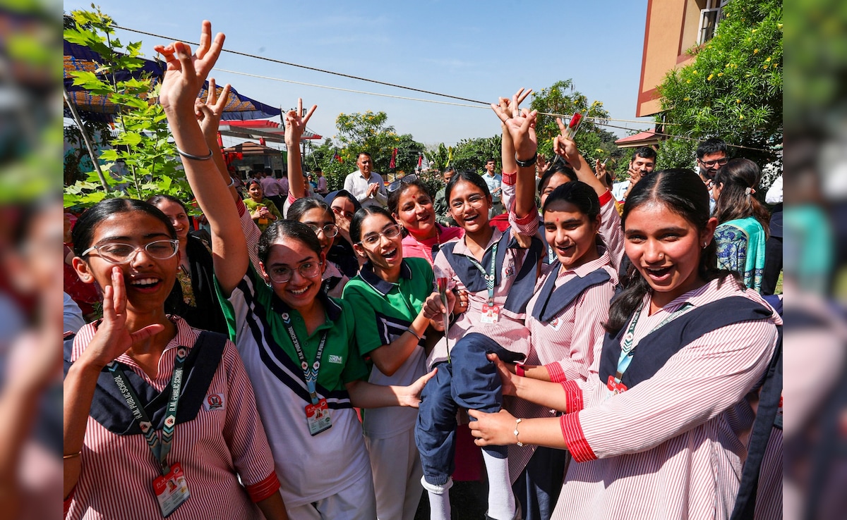 CBSE 12वीं में नहीं आए 90% मार्क्स? न हों परेशान! दिल्ली के इन बड़े कॉलेजों में आसानी से मिल जाएगा एडमिशन