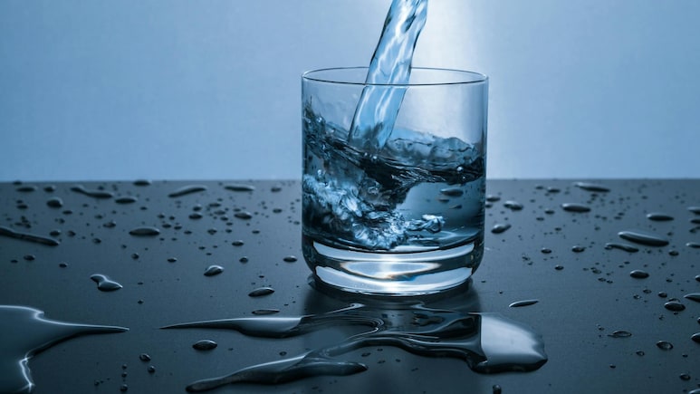 Can Drinking Alkaline Water Improve Hydration and Reduce Acidity? Benefits And Side Effects Explained