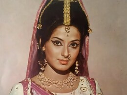 &lsquo;मैं गुड़ियों से खेलती थी और शादी हो गई&rsquo;, मौसमी चटर्जी का खुलासा