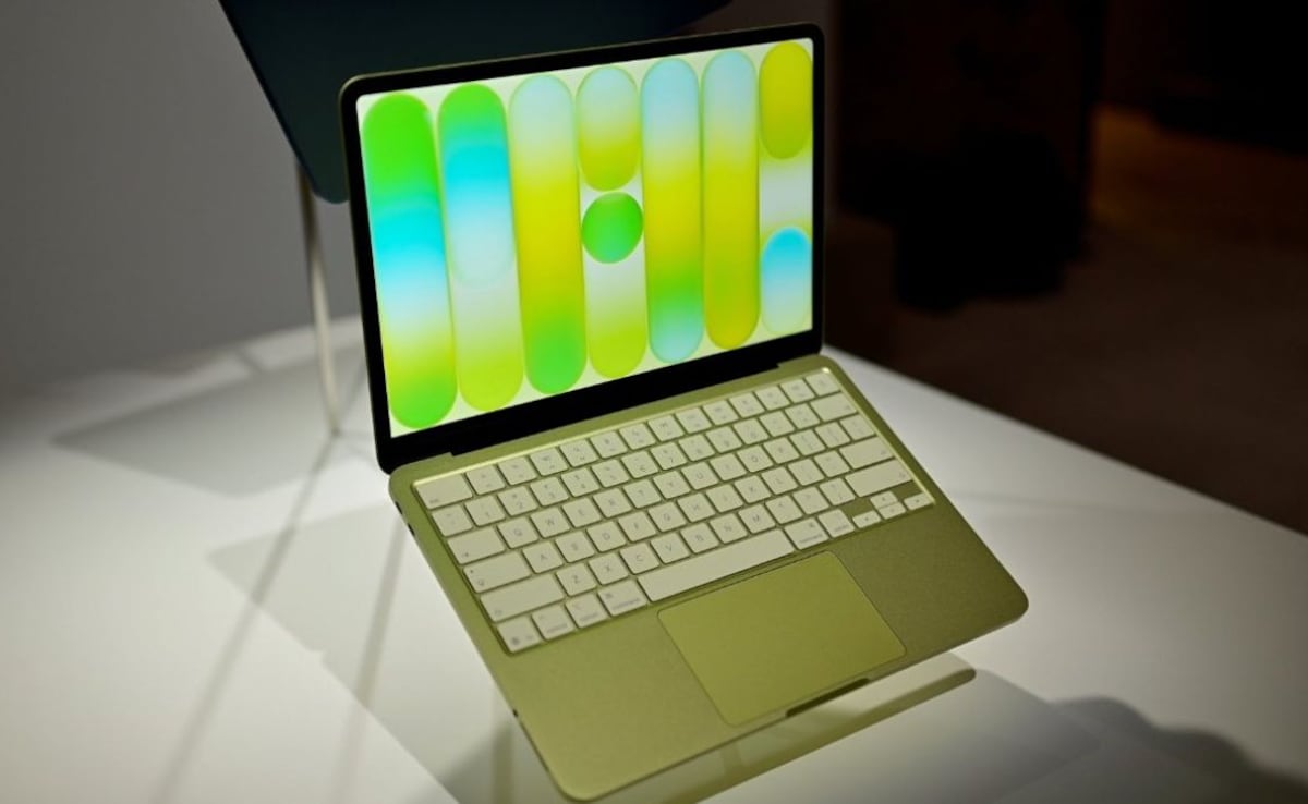 पहली बार इतने कम दाम में मिल रहा है MacBook Neo, ऑफर ने मचाई हलचल