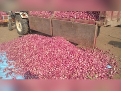 प्याज की कीमत को लेकर महाराष्ट्र में किसानों का प्रदर्शन, 50 पैसे से सवा रुपए प्रति किलो तक मिल रहा दाम