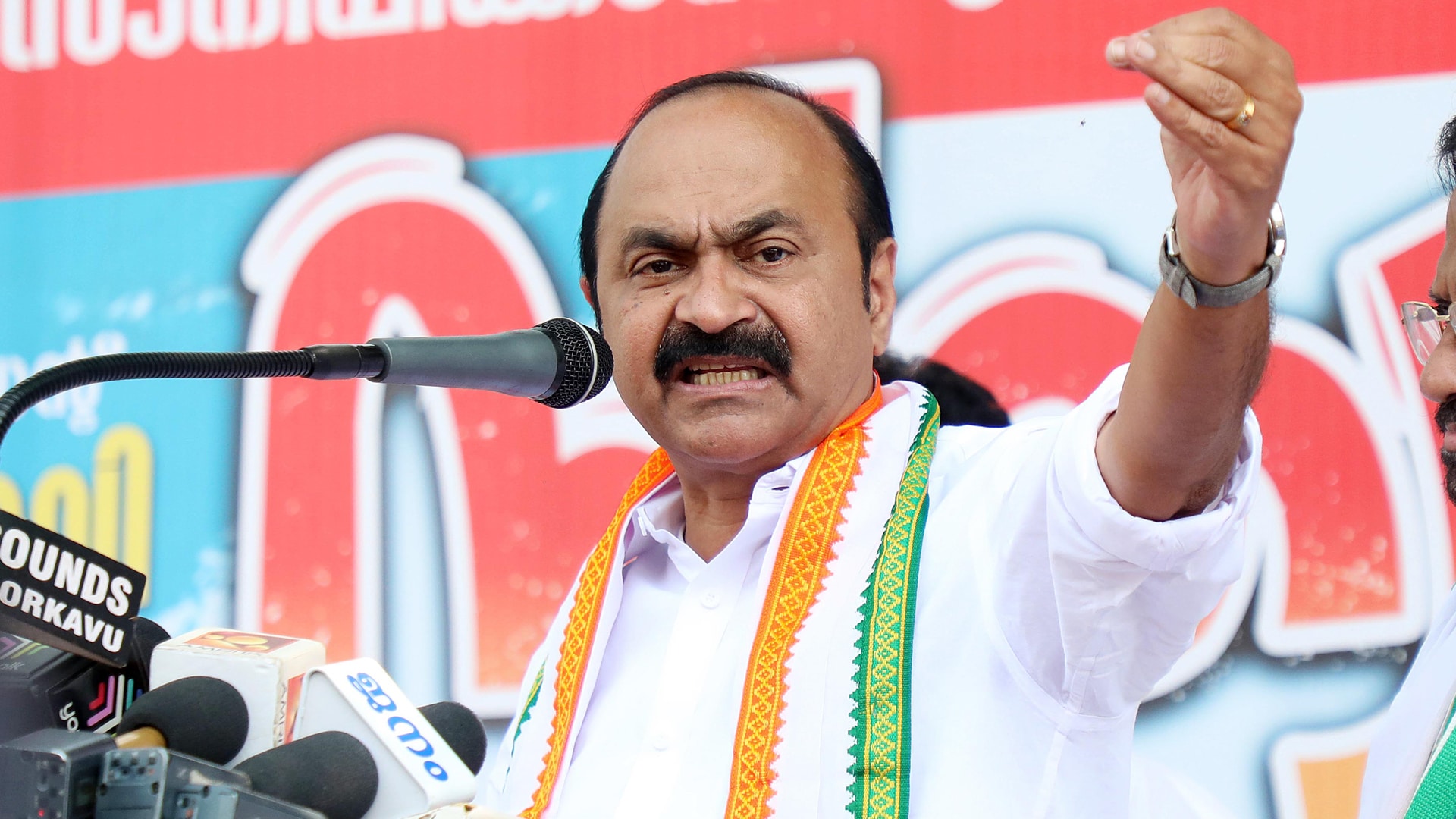 BJP Slams Congress For Its Keralam CM Pick | BJP Flags Rahul Gandhi's Foreign Trips