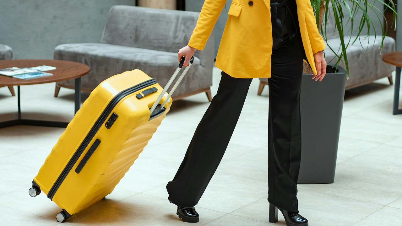 Get suitcases with smooth wheels at a minimum 70% off on Shopsy SASA LELE Sale