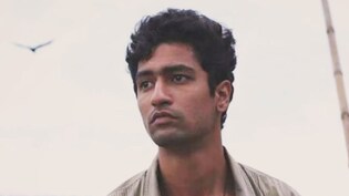 इंजीनियरिंग का स्टूडेंट, बना बॉलीवुड का सुपरस्टार, वाइफ भी है टॉप एक्ट्रेस, बॉक्स ऑफिस पर दे रहे लगातार ब्लॉकबस्टर