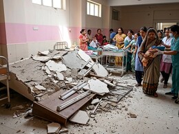भिंड जिला अस्पताल में बड़ा हादसा: SCNU वार्ड की छत गिरी, नवजात को दूध पिला रहीं तीन महिलाएं और एक शिशु घायल