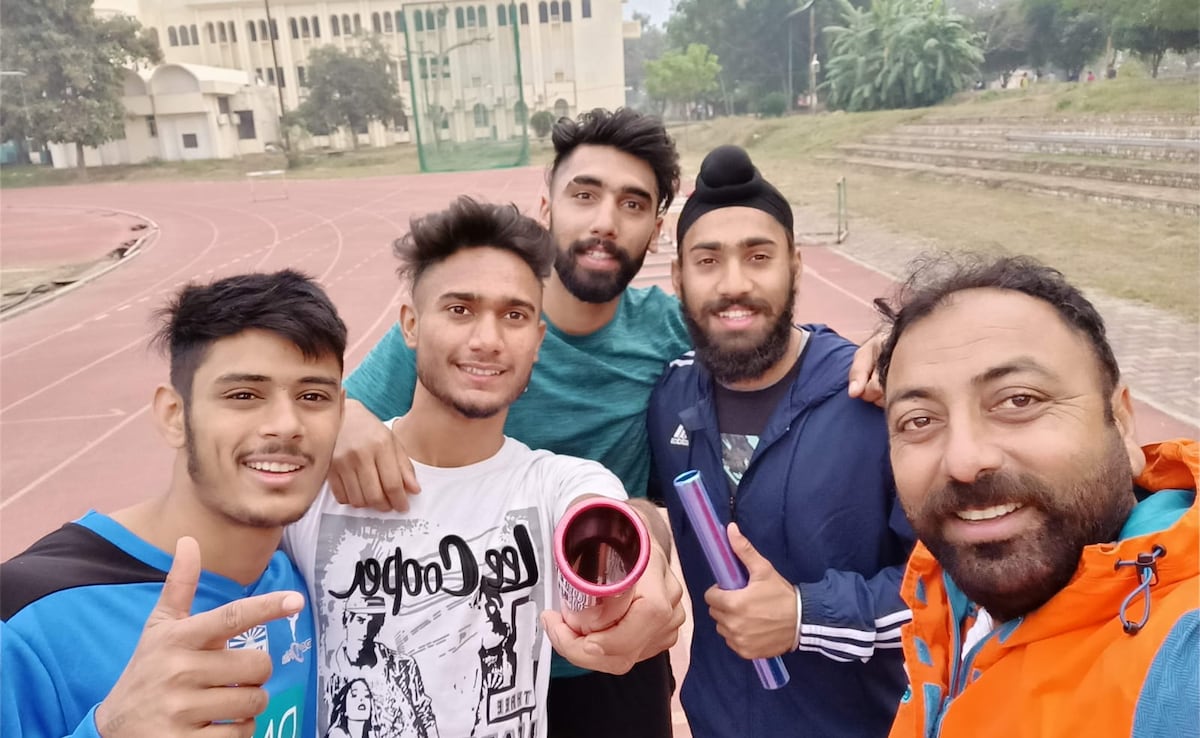 ट्रेनिंग के दौरान कोच सरबजीत सिंह के साथ गुरिंदरवीर सिंह