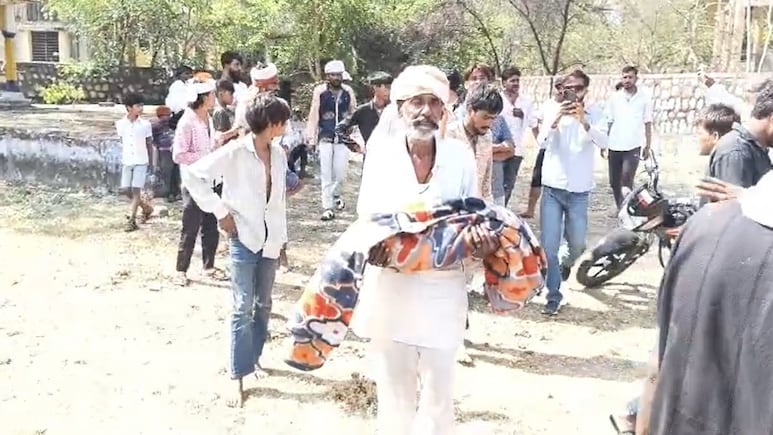 झालावाड़: टेंट में सो रही 2 साल की मासूम को उठा ले गया कुत्तों का झुंड, नोच-नोच कर मार डाला