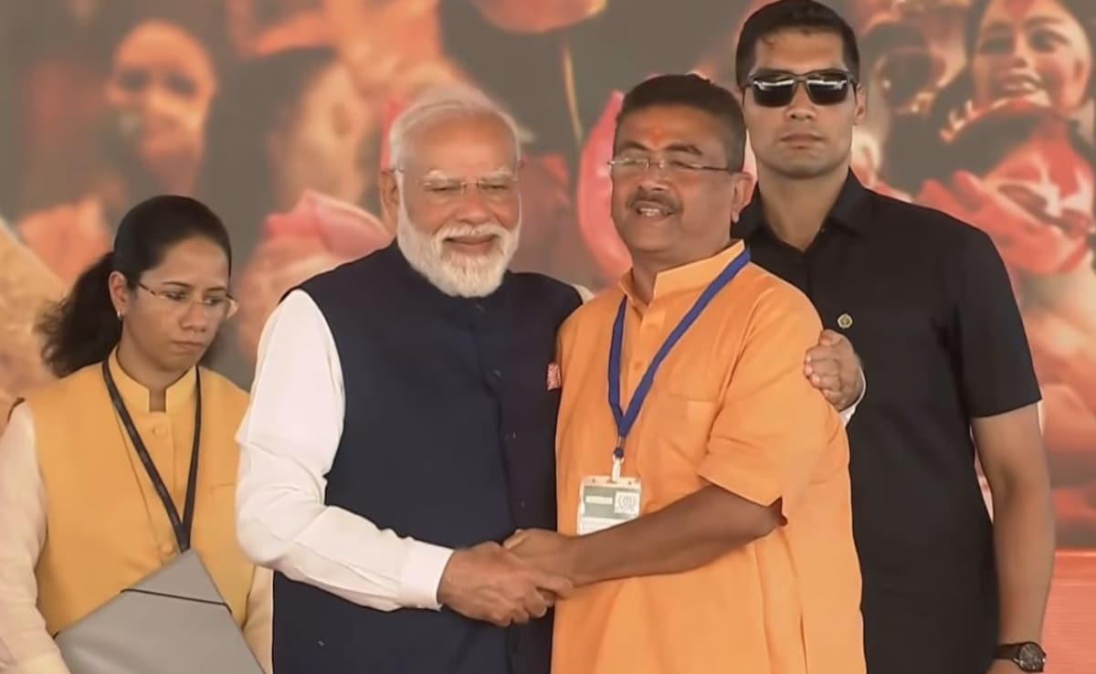 Suvendu Adhikari Oath Ceremony LIVE Updates: Bengal Gets 1st BJP Chief Minister, 5 Ministers Sworn In