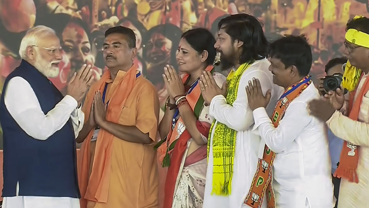 Suvendu Adhikari Oath Ceremony: Bengal Gets 1st BJP CM, 5 Ministers Sworn In