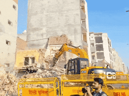 दिल्ली में बुलडोजर एक्शन, शालीमार बाग में तोड़े जा रहे 150 घर, जानें क्यों की जा रही डिमोलिशन की कार्रवाई