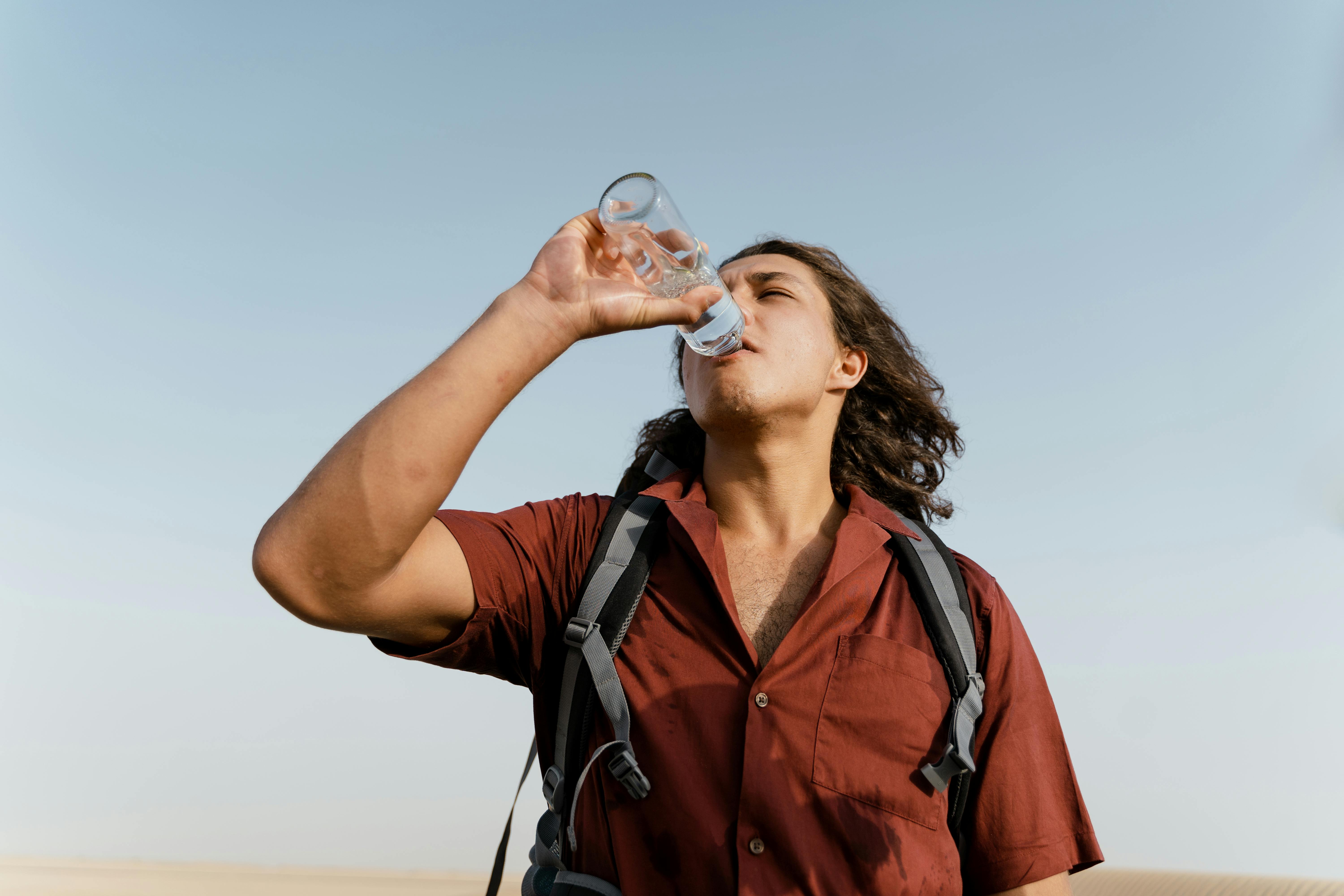 5 Signs Your Body Is Dehydrated Even If You Drink Enough Water