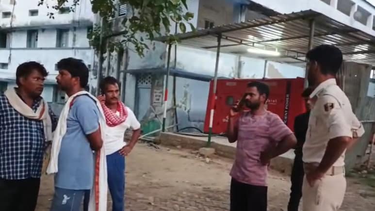 Bihar: घर के पास पेशाब करने से किया मना... तो कर दी बुजुर्ग की पीट-पीटकर हत्या, बेटे की भी हालत गंभीर